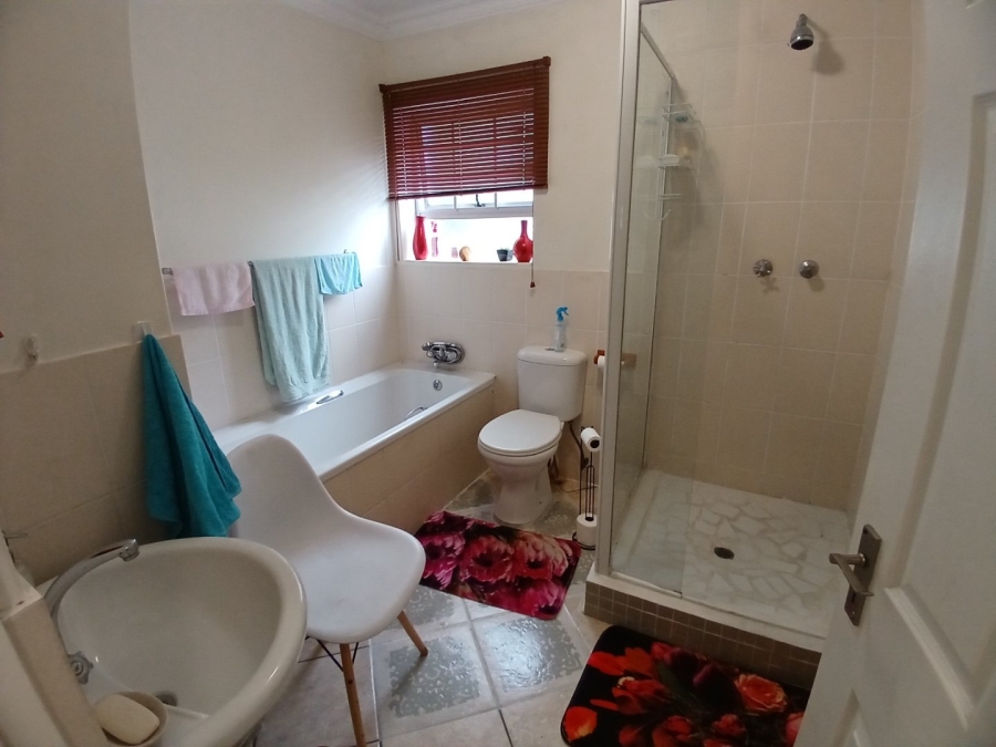 3 Bedroom Property for Sale in Fraaiuitsig Western Cape